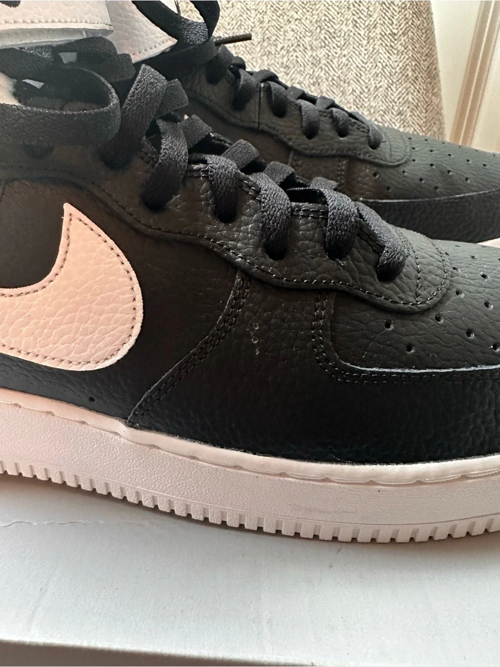 Nike Men's Black and White Air Force 1 High ‘07